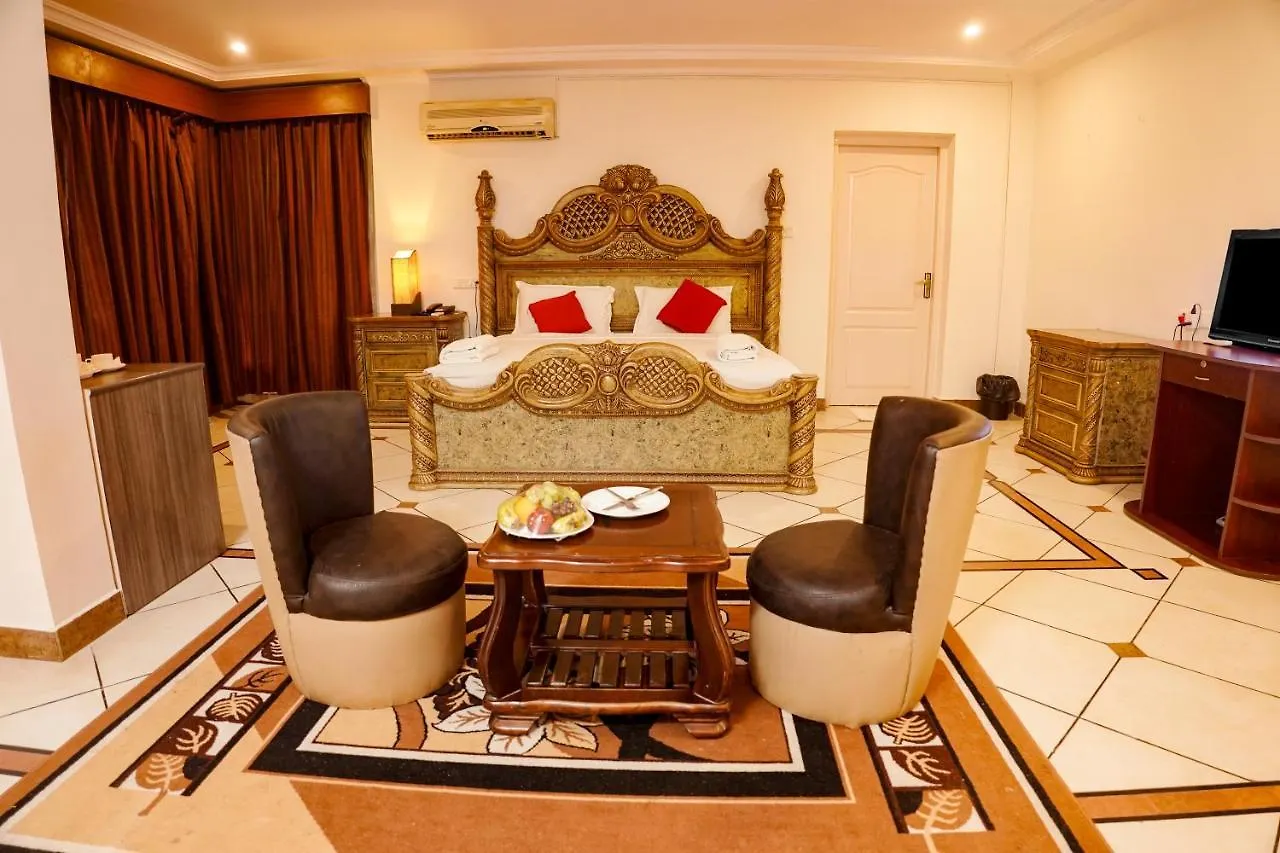 Emarald Resort Pulamanthole