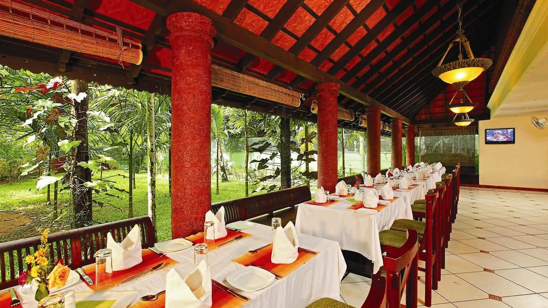 Emarald Resort Pulamanthole