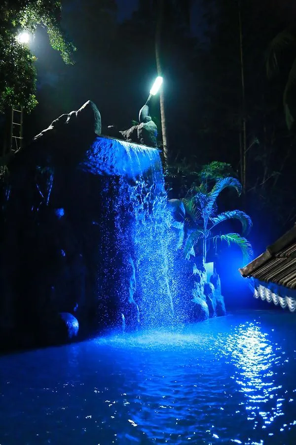 Emarald Resort Pulamanthole Indien